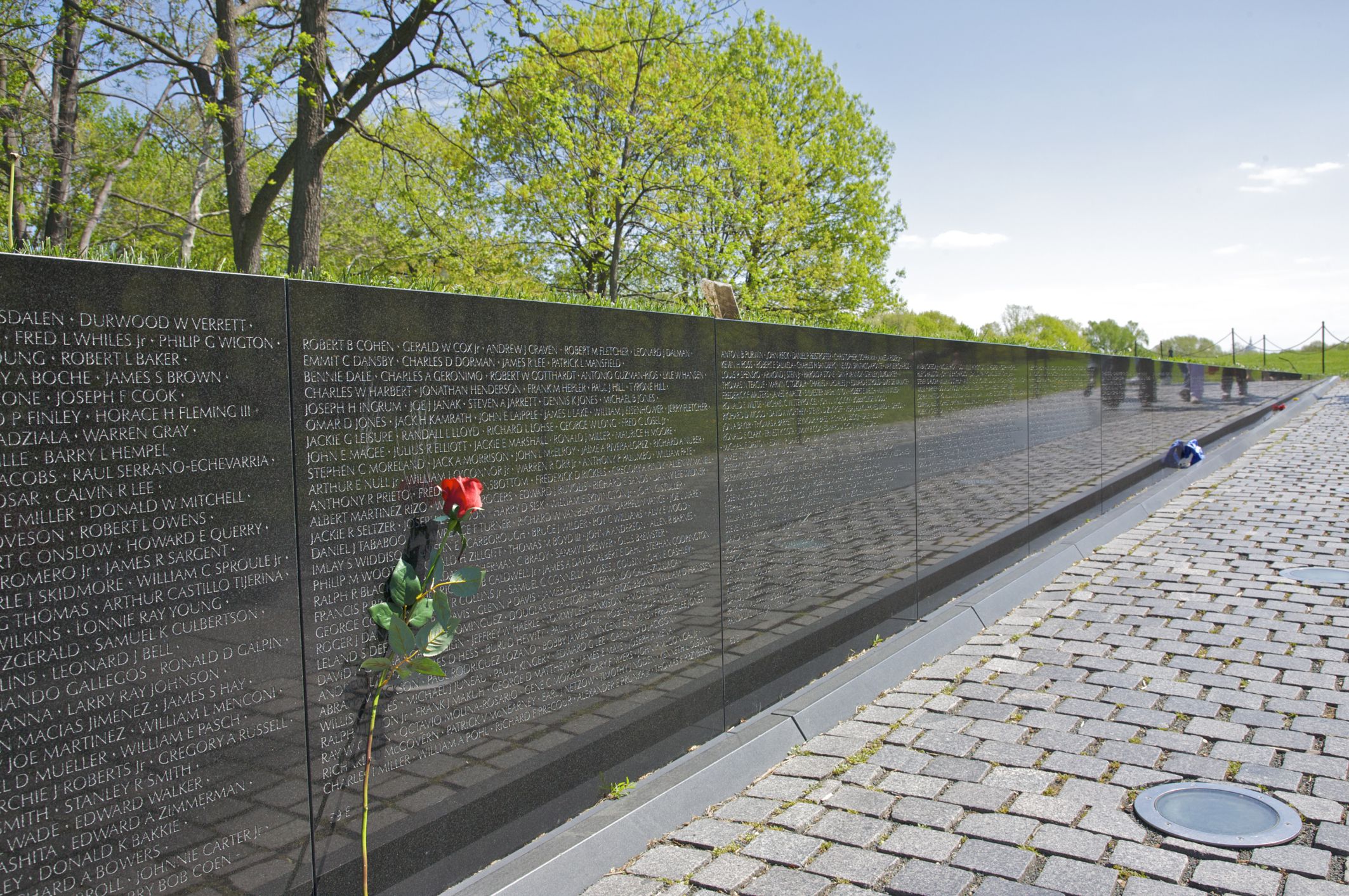 Vietnam Veterans Memorial một trong những nơi được du khách ghé qua tưởng niệm rất nhiều