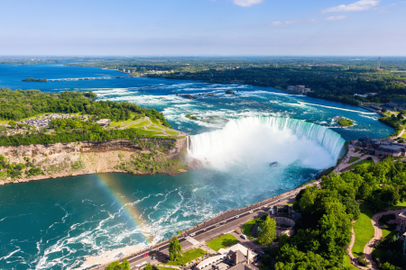 Niagara falls được xem là biểu tượng của thiên nhiên nước Mỹ và Canada