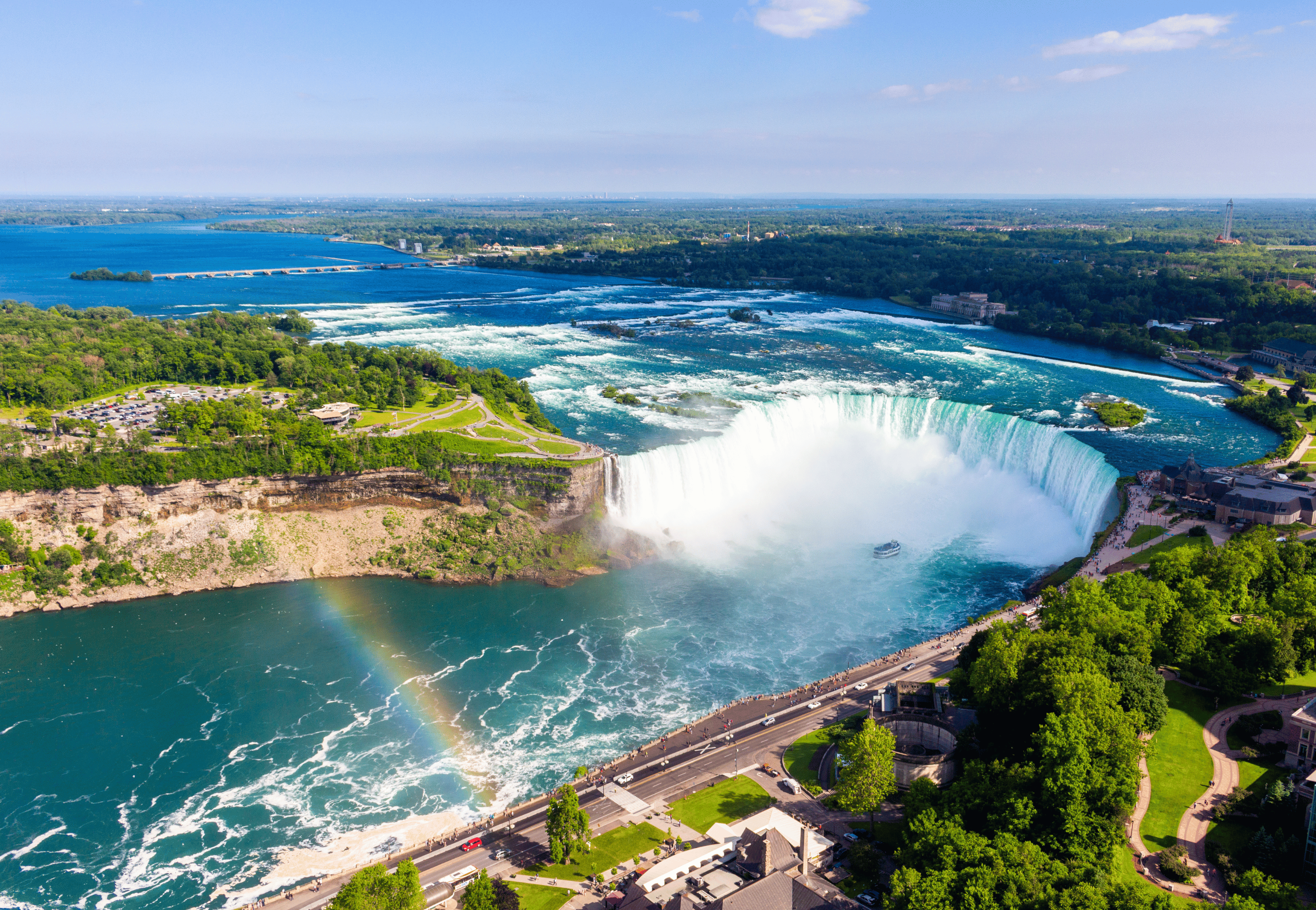 Niagara falls được xem là biểu tượng của thiên nhiên nước Mỹ và Canada