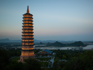Bai Dinh Trang An Tour 1 Day is the perfect journey to explore Vietnam's largest Buddhist temple and the breathtaking landscapes of the Trang An World Heritage Site.