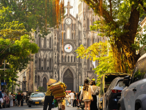 A Hanoi City Tour 1 Day takes you through the lively streets of Hanoi, where traditional heritage and modern city life come together in every corner.