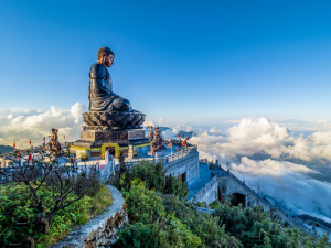 The beauty of Sapa lies in its breathtaking mountain landscapes, terraced rice fields, and peaceful valleys surrounded by misty peaks.