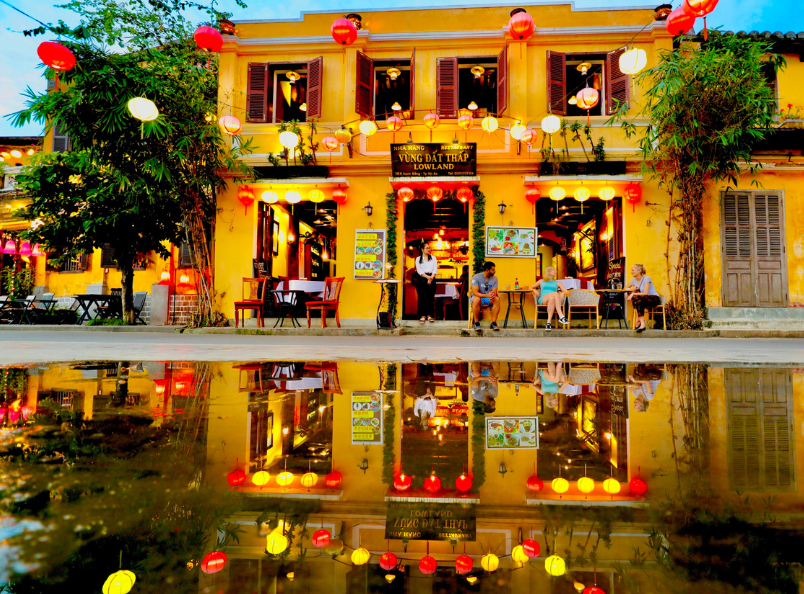 Experience the best of central Vietnam with a Da Nang and Hoi An Tour Package, exploring beautiful coastal scenery, cultural attractions, and UNESCO heritage sites.