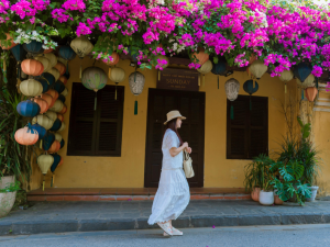 Discover the timeless beauty of Hoi An, where historic architecture, vibrant local markets, and charming riverside views create unforgettable experiences.
